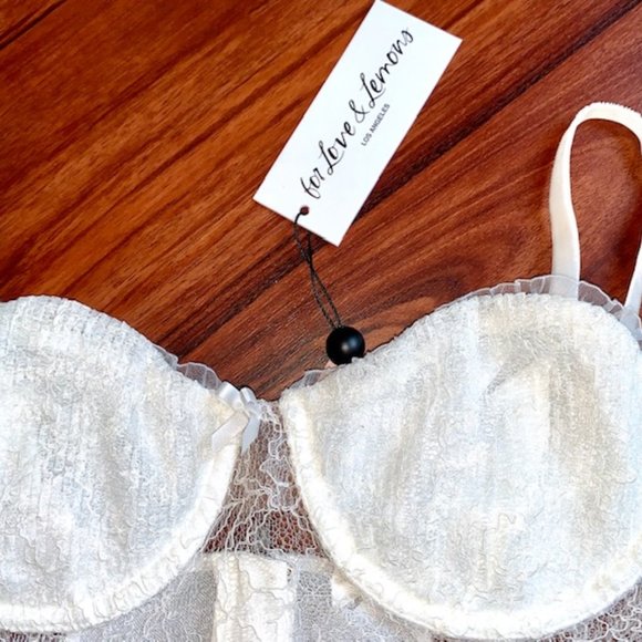 FOR LOVE & LEMONS WHITE LACE FEMININE BODYSUIT, S - Picture 5 of 8